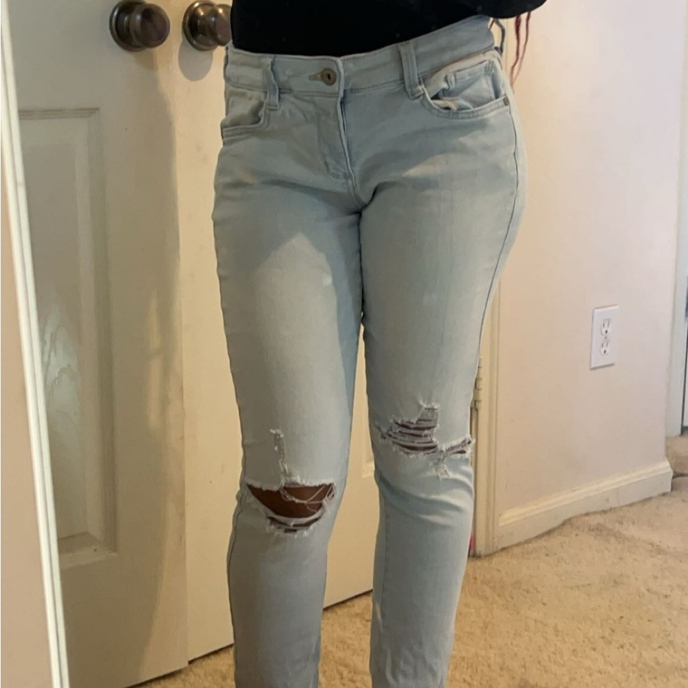 Skinny light blue jeans